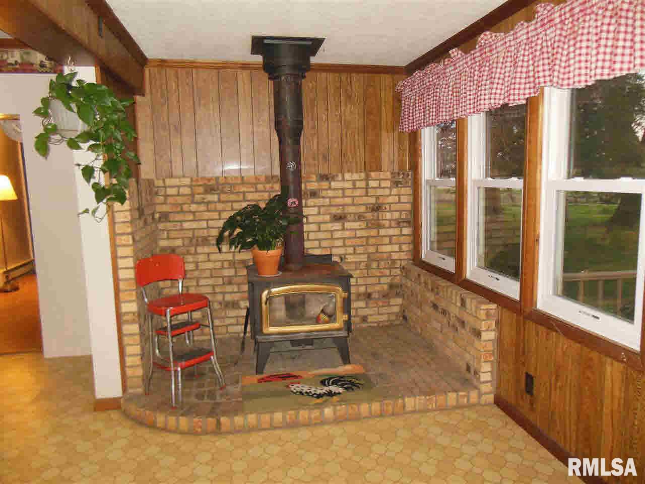 26221 Allens Grove Road Dixon, IA 52745 - Photo 18 of 21 Gallery Image 18