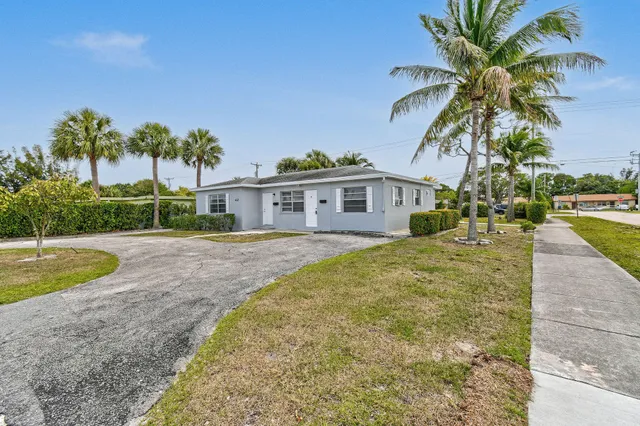 $499,000 | 652 Bayberry Drive, Lake Park, FL 33403