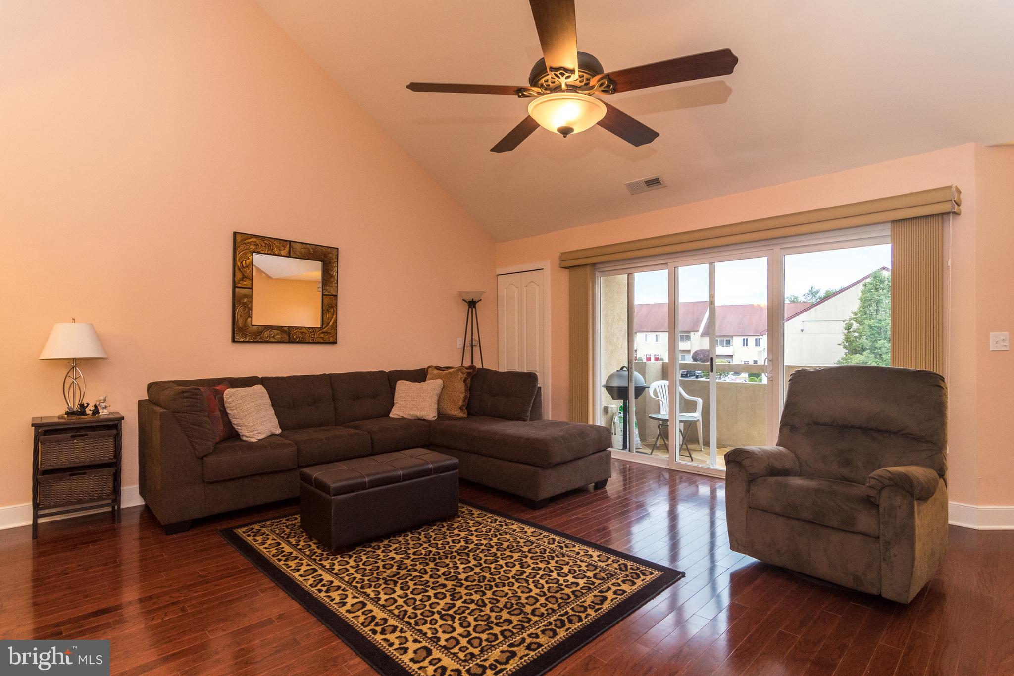 1630 Welsh Road, Unit 4A Philadelphia, PA 19115 - Photo 5 of 35 Living Room with Vaulted Ceilings