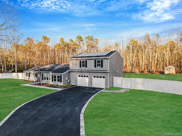 $899,000 | 17 Fairway Drive, Manorville, NY 11949