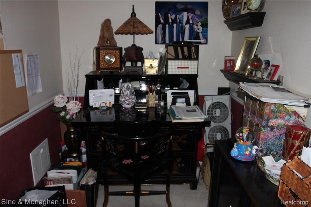 205 Muir Road Grosse Pointe, MI 48236 - Photo 9 of 60 IMG_5095.JPG