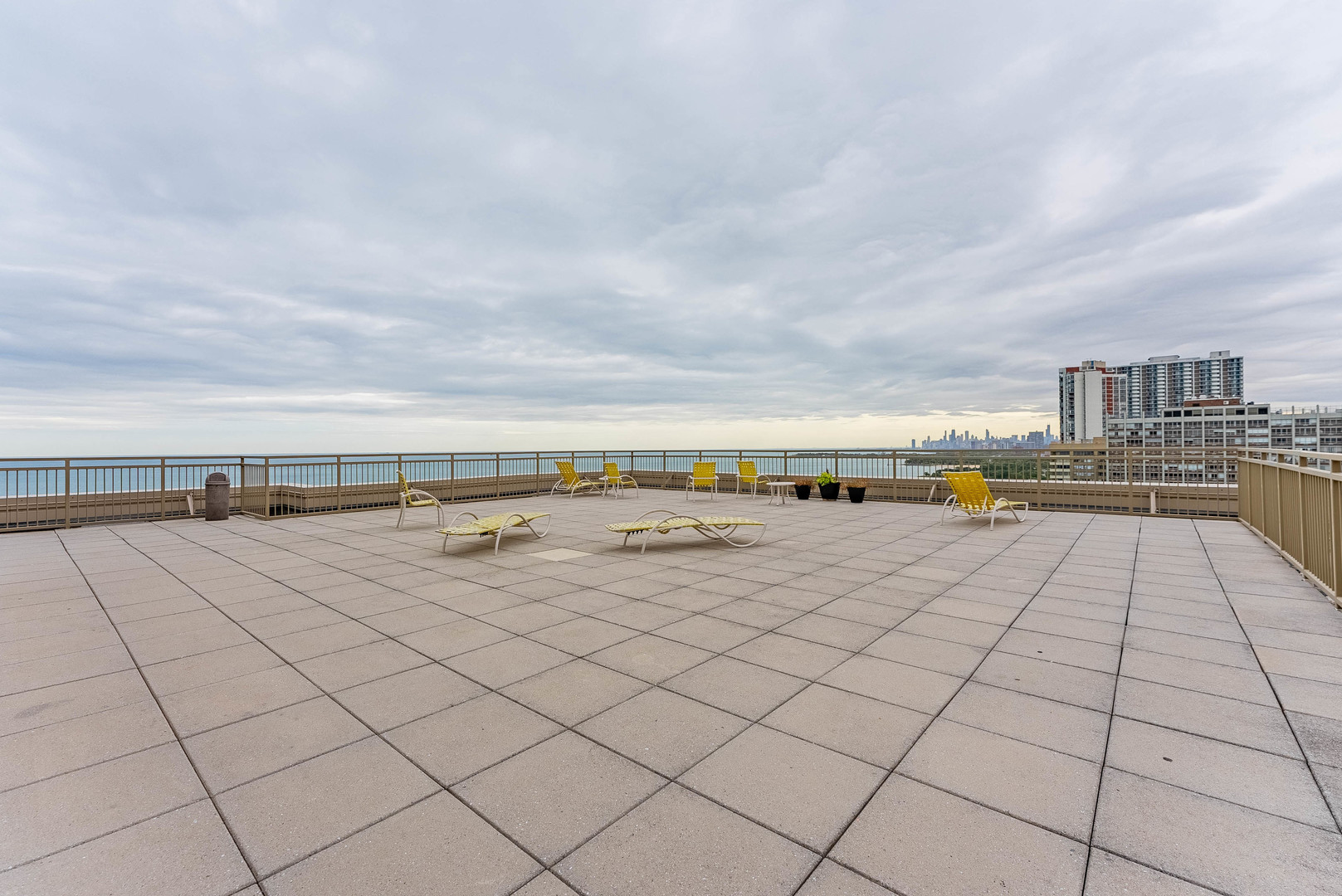 6301 North Sheridan Road, Unit 7F Chicago, IL 60660 - Photo 11 of 15 a view of terrace with seating space