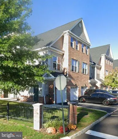 $3,100 | 3 Station Square, Union, NJ 07083