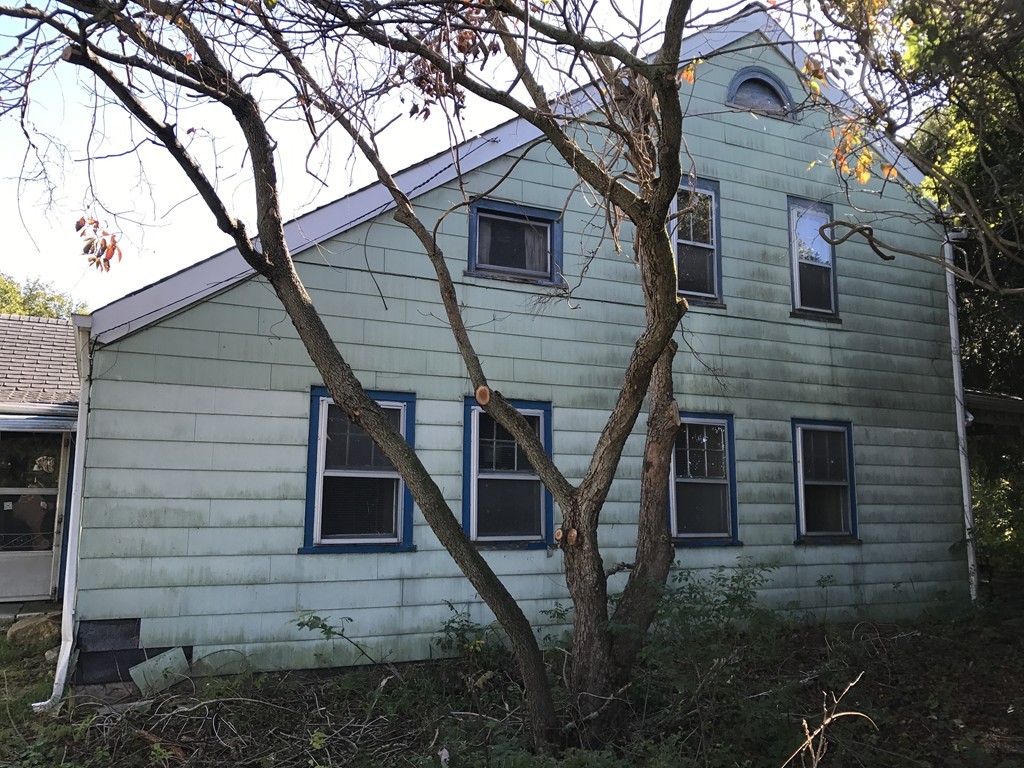 202 Old County Road Westport, MA 02790 - Photo 1 of 12 Gallery Image 1