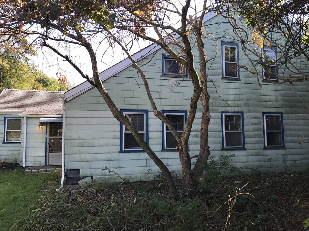 202 Old County Road Westport, MA 02790 - Photo 2 of 12 Gallery Image 2