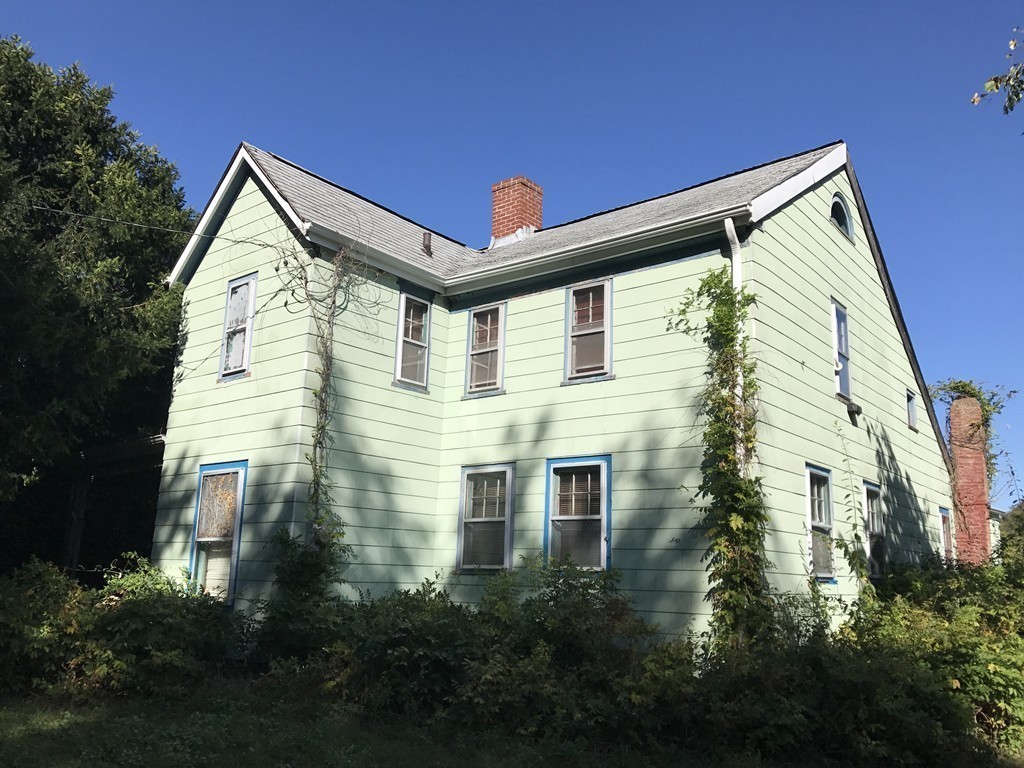 202 Old County Road Westport, MA 02790 - Photo 4 of 12 Gallery Image 4