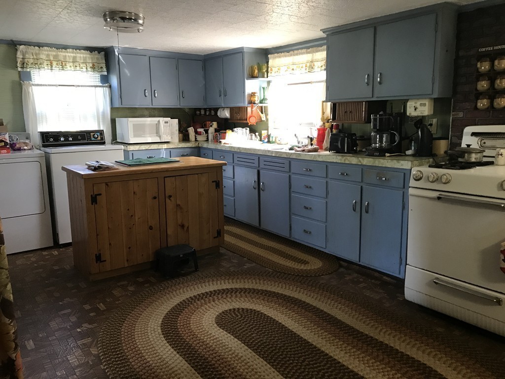 202 Old County Road Westport, MA 02790 - Photo 8 of 12 Gallery Image 8