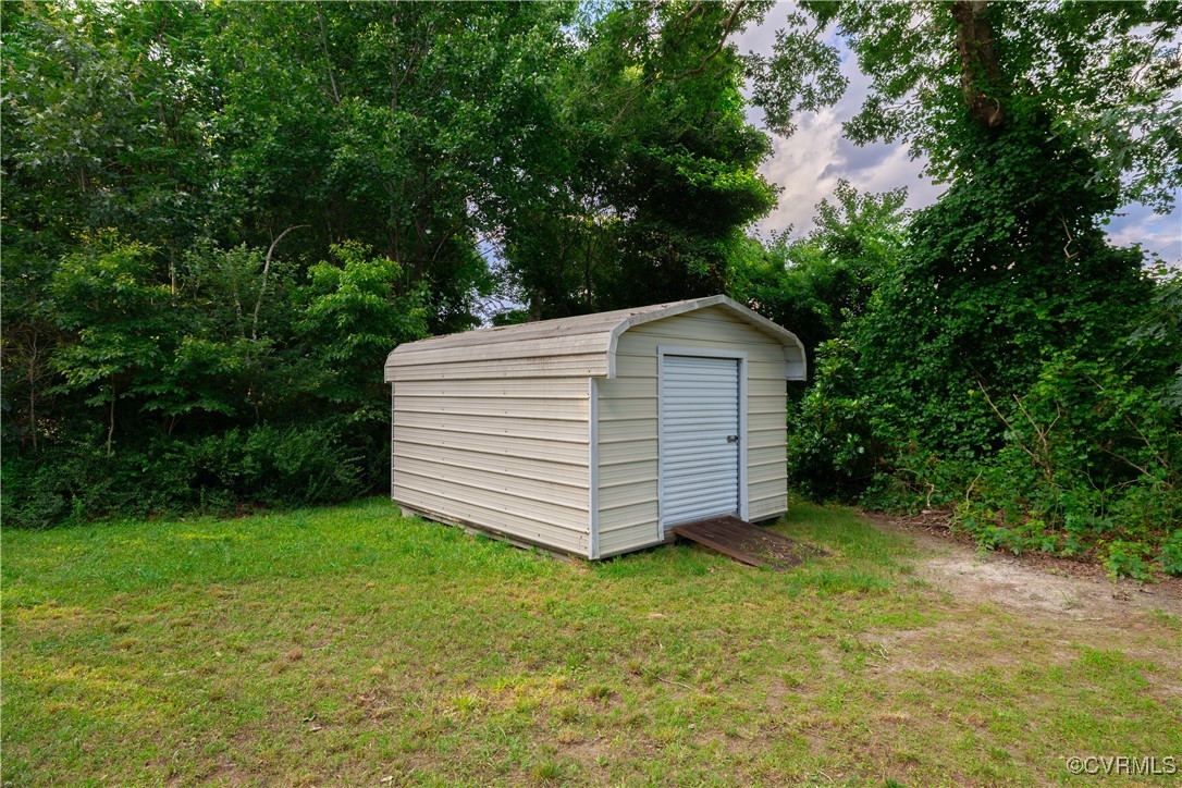 2400 Quaker Road Quinton, VA 23141 - Photo 9 of 44 Gallery Image 9