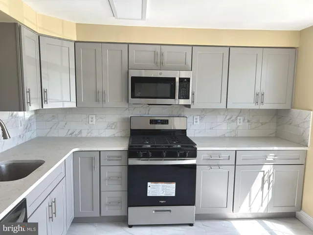 $2,450 | 18 Parliament Drive, Mount Holly, NJ 08060