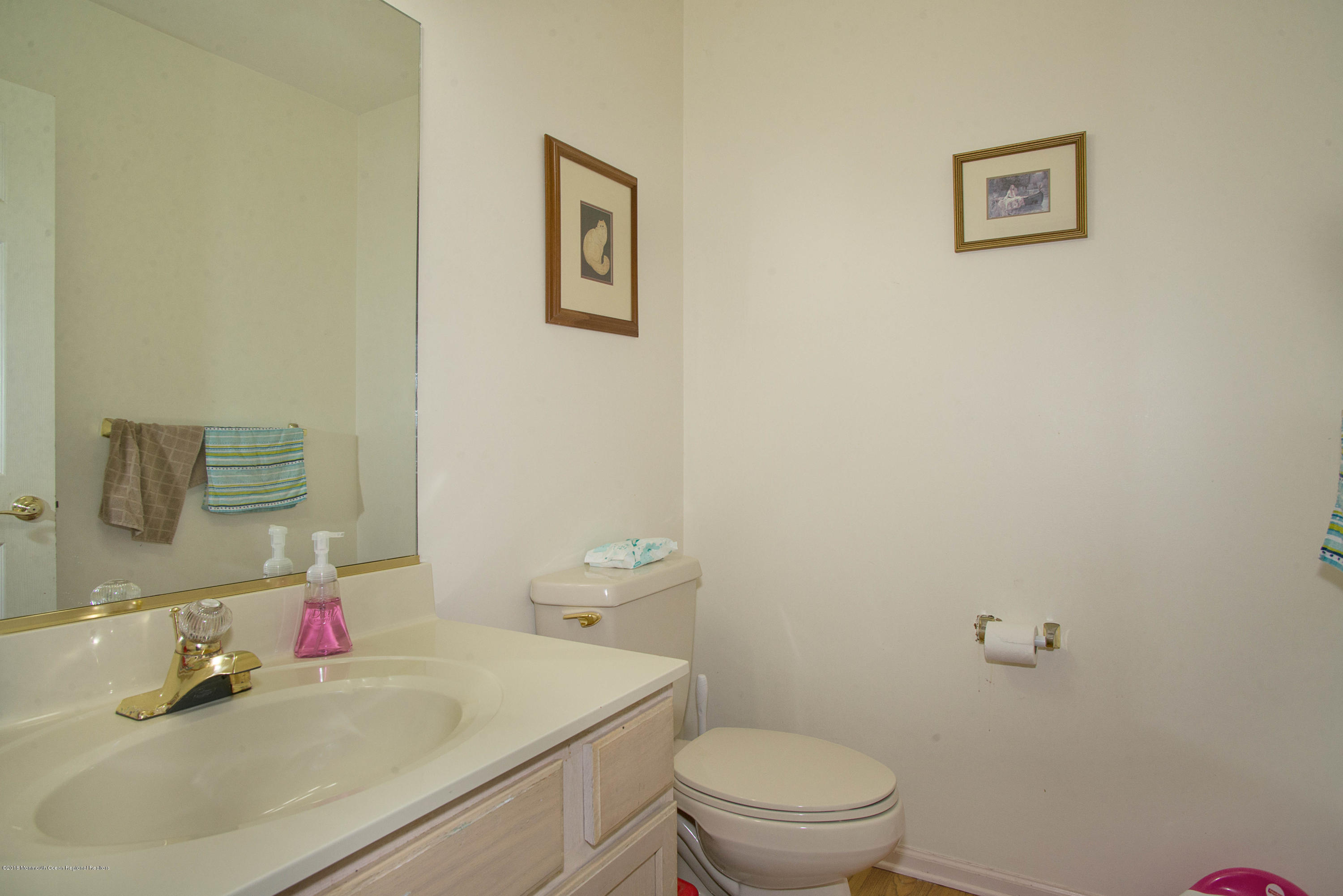 28 Drake Road Lakewood, NJ 08701 - Photo 20 of 27 _RMJ3571.jpg half bathroom