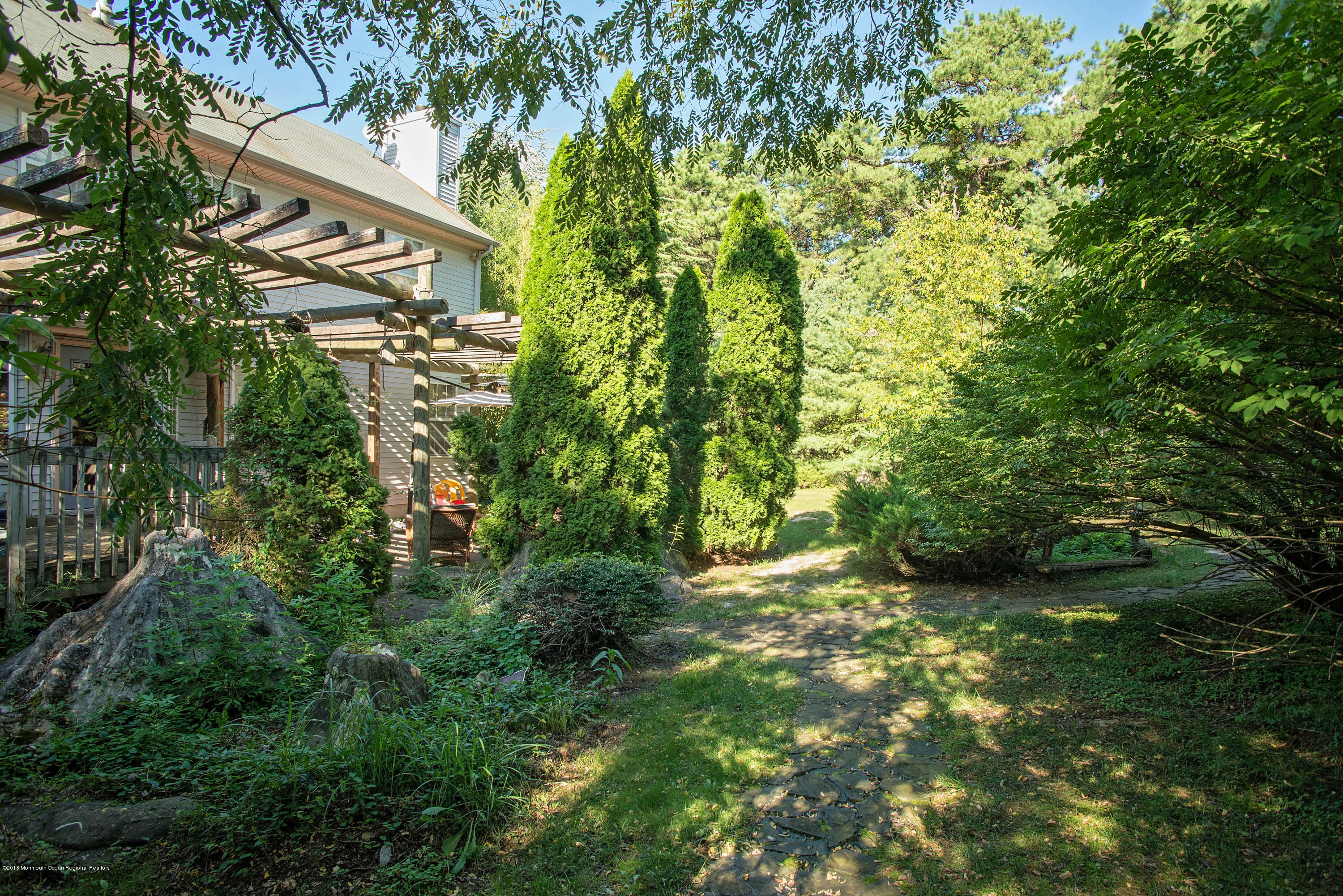 28 Drake Road Lakewood, NJ 08701 - Photo 7 of 27 _RMJ3599.jpg backyard