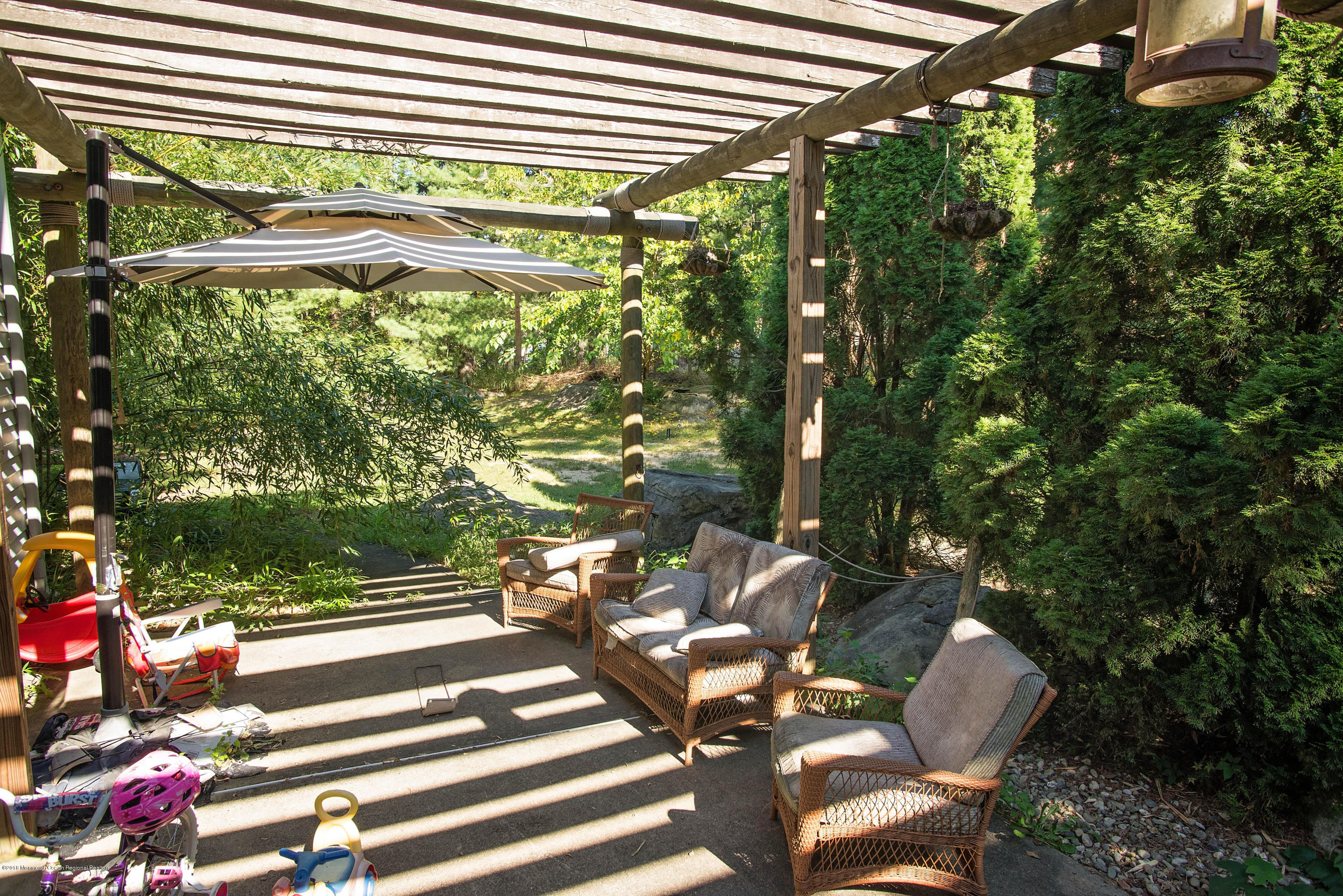 28 Drake Road Lakewood, NJ 08701 - Photo 8 of 27 _RMJ3594.jpg patio