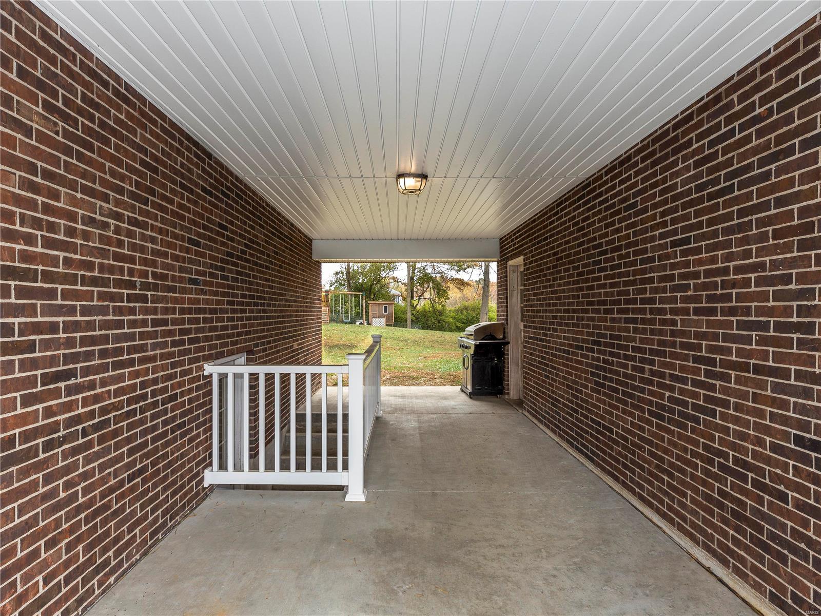 1512 Seiler Road Alton, IL 62002 - Photo 5 of 28