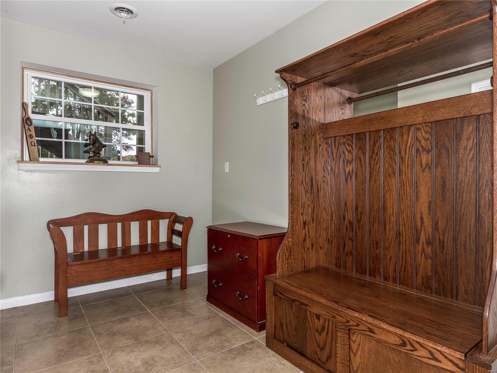1512 Seiler Road Alton, IL 62002 - Photo 9 of 28