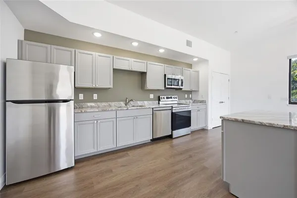 $1,450 | 100 North Dewey Street, Eustis, FL 32726