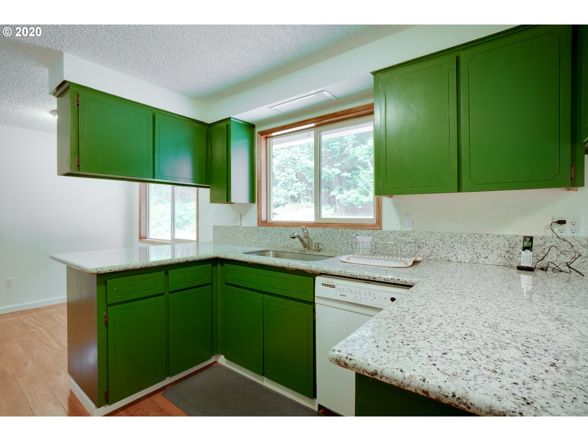 18740 East Aschoff Road Rhododendron, OR 97049 - Photo 11 of 32 Gallery Image 11