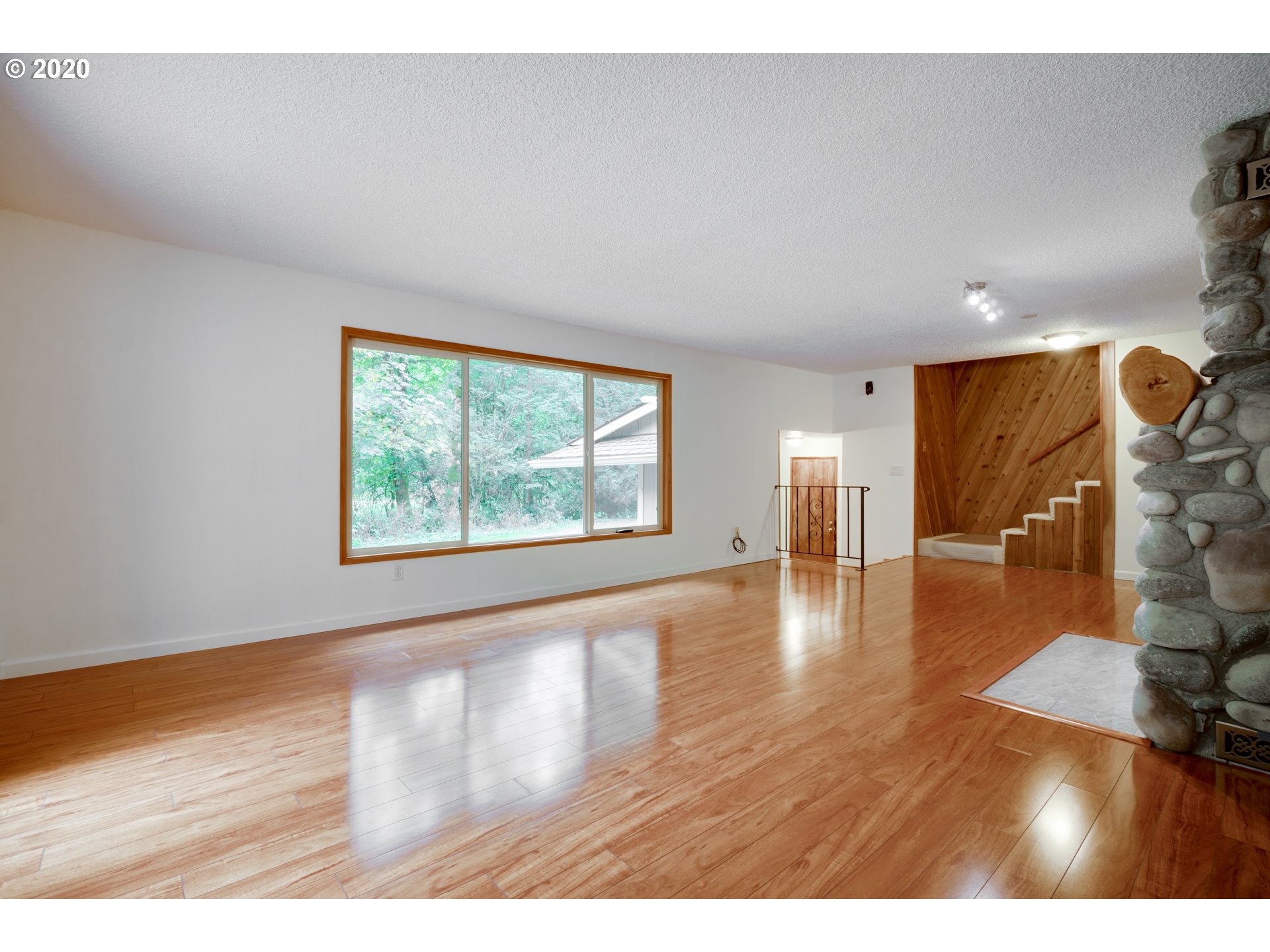 18740 East Aschoff Road Rhododendron, OR 97049 - Photo 7 of 32 Gallery Image 7