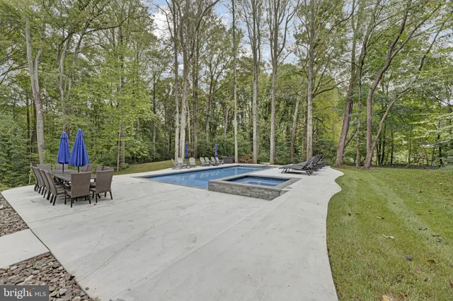 a view of outdoor space yard and patio