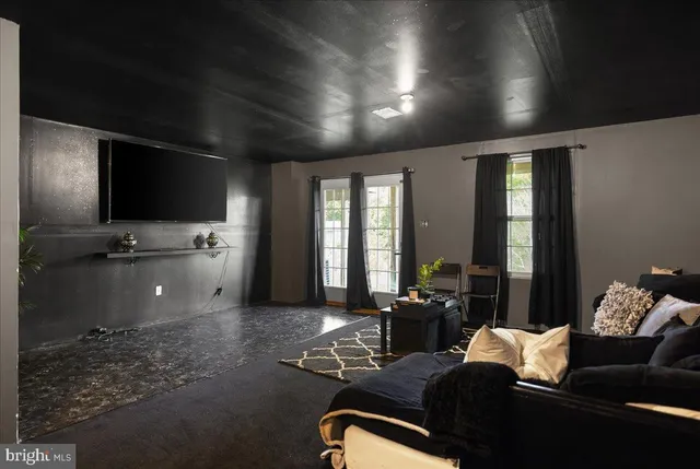 $274,990 | 195 Ontario Drive, Falling Waters, WV 25419