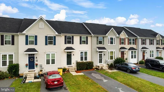 $274,990 | 195 Ontario Drive, Falling Waters, WV 25419