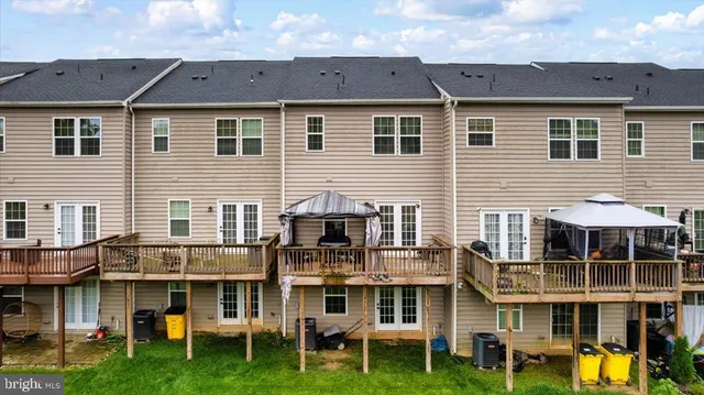 $274,990 | 195 Ontario Drive, Falling Waters, WV 25419