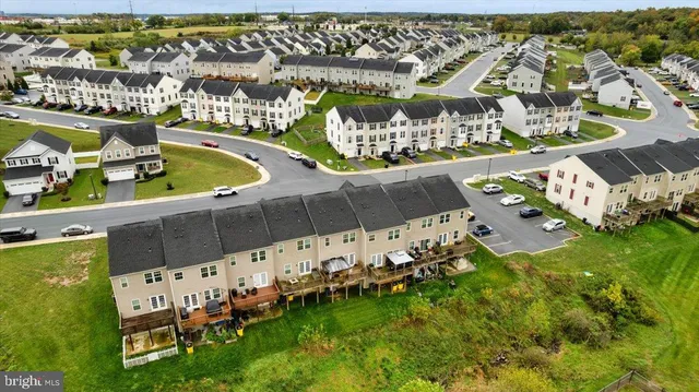 $274,990 | 195 Ontario Drive, Falling Waters, WV 25419