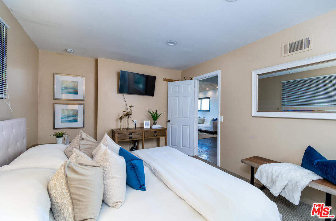 16 64th Avenue Playa del Rey, CA 90293 - Photo 12 of 37 Gallery Image 12