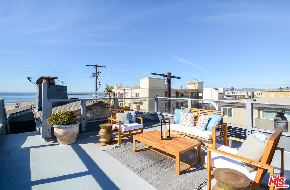 16 64th Avenue Playa del Rey, CA 90293 - Photo 4 of 37 Gallery Image 4
