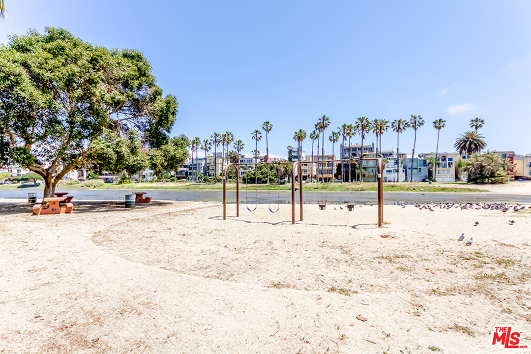 16 64th Avenue Playa del Rey, CA 90293 - Photo 33 of 37 Gallery Image 33