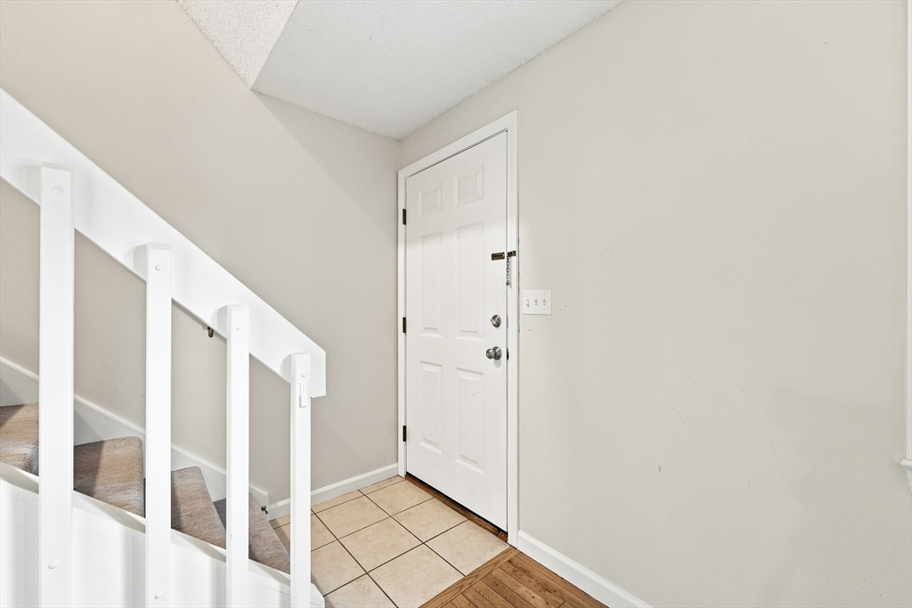 720 Russell Road, Unit C Westfield, MA 01085 - Photo 5 of 27 Gallery Image 5