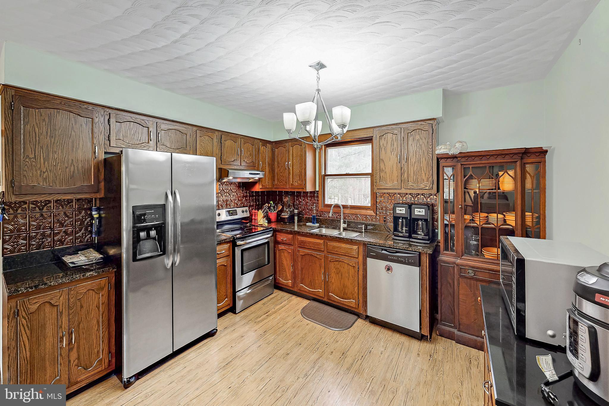 8562 Orchard Road Spring Grove, PA 17362 - Photo 7 of 37