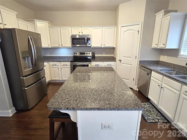 $485,000 | 5177 South Oak Circle, Granite Falls, NC 28630