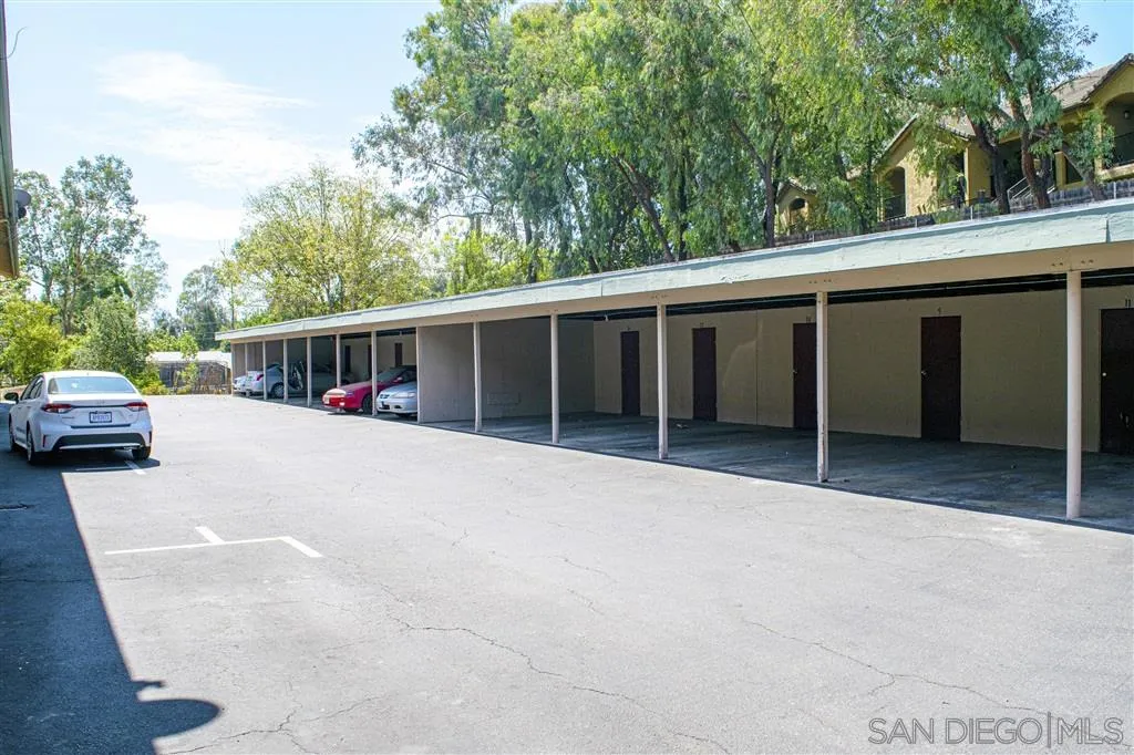 1433 South Mission Road Fallbrook, CA 92028 - Photo 8 of 12 Gallery Image 8