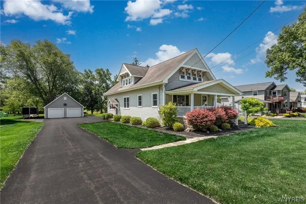 $424,900 | 4367 Clinton Street, West Seneca, NY 14224