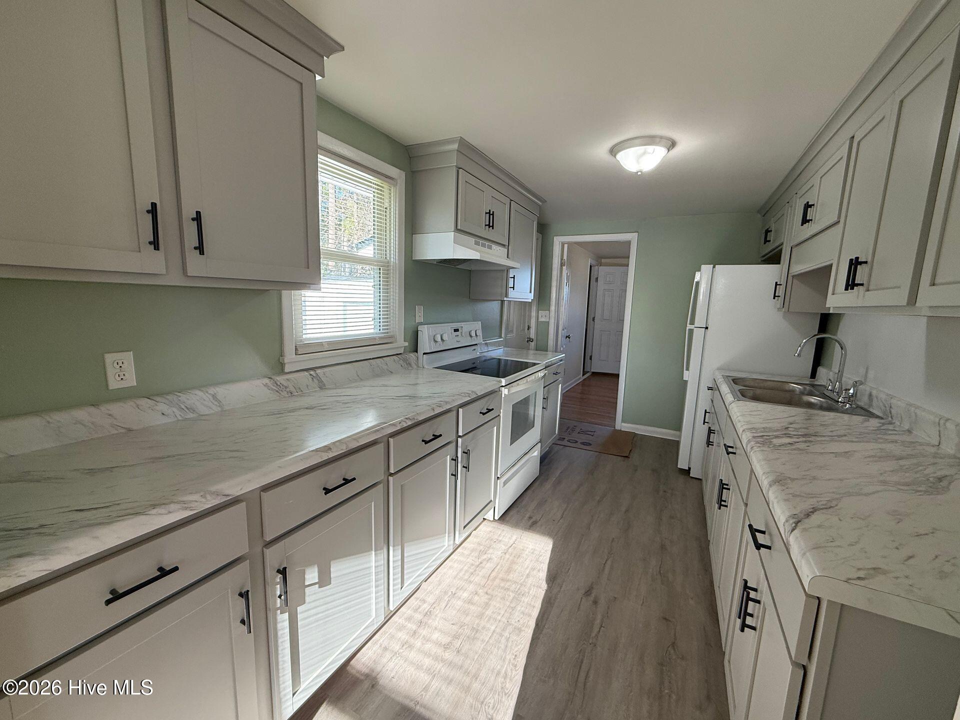 1780 Pony Farm Road Jacksonville, NC 28540 - Photo 2 of 12 kitchen