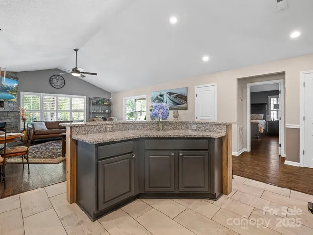 $467,500 | 10 Gray Wolf Lane, Hendersonville, NC 28792