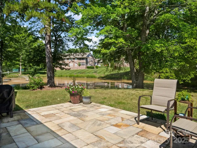 $467,500 | 10 Gray Wolf Lane, Hendersonville, NC 28792