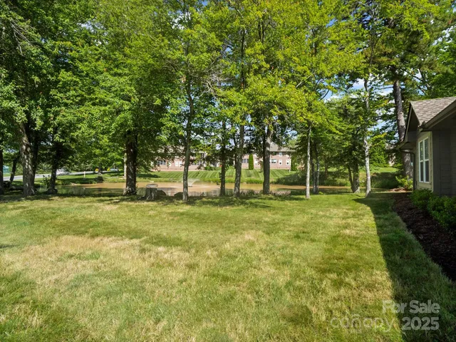 $467,500 | 10 Gray Wolf Lane, Hendersonville, NC 28792