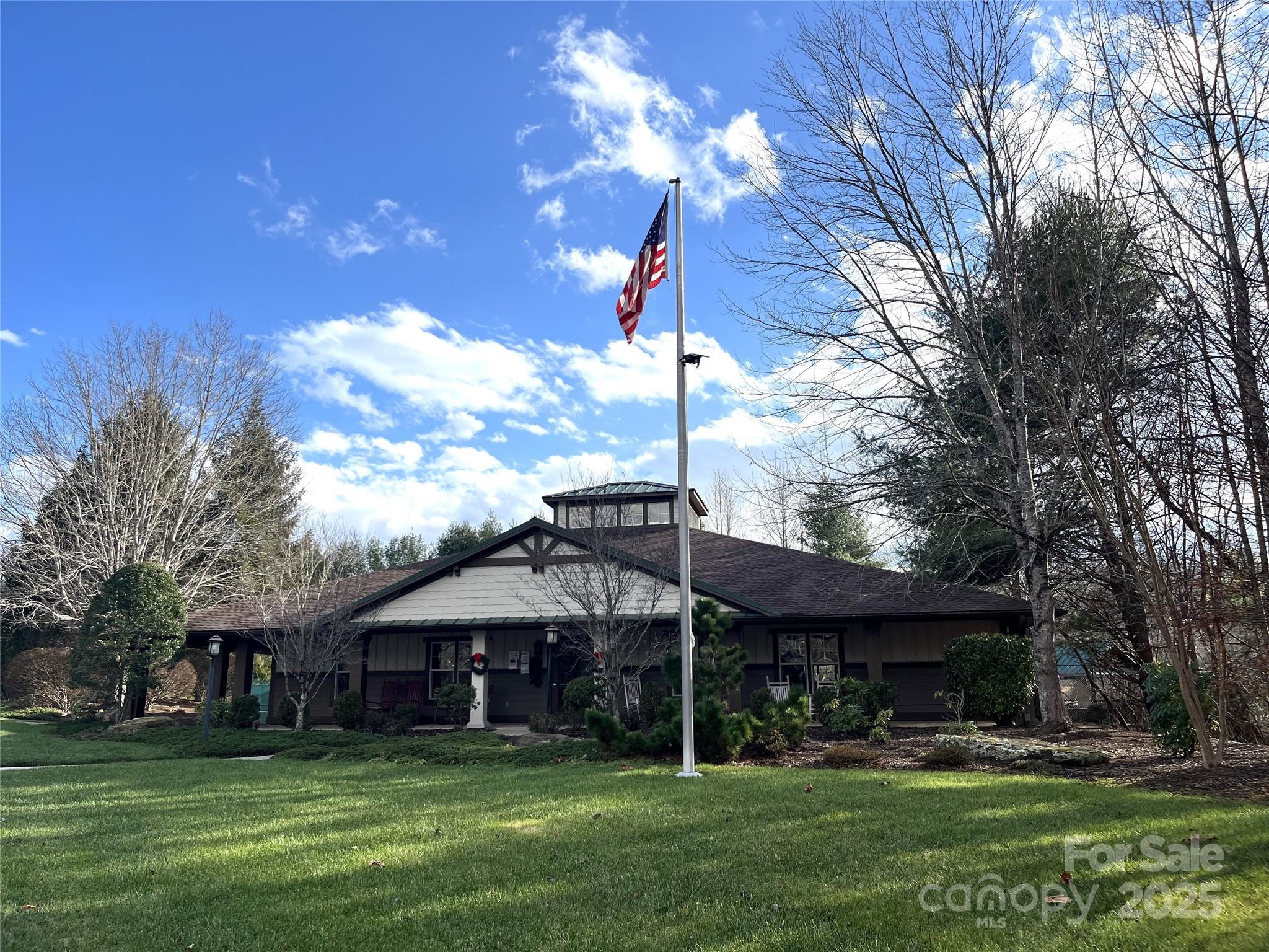 10 Gray Wolf Lane Hendersonville, NC 28792 - Photo 42 of 42 a front view of a house with garden