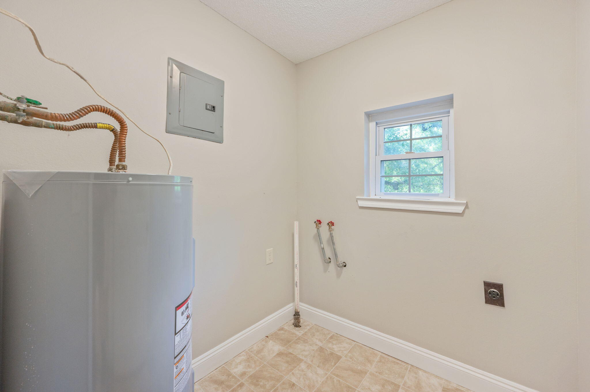 165 Smith Street Crestview, FL 32539 - Photo 20 of 30 a view of a sink in a bathroom