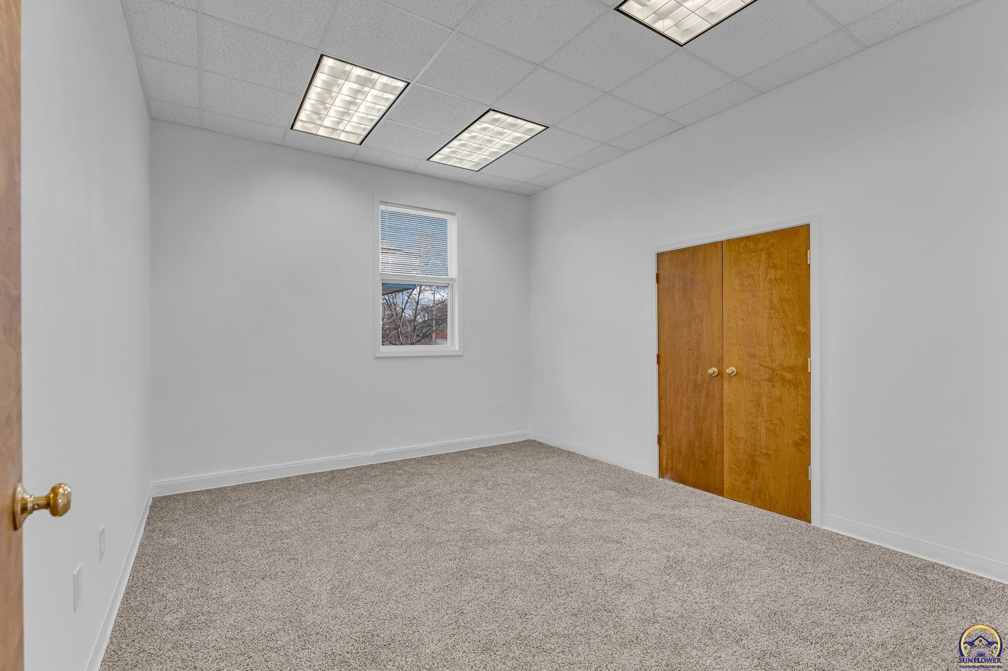 2012 Southwest 10th Avenue Topeka, KS 66604 - Photo 16 of 26