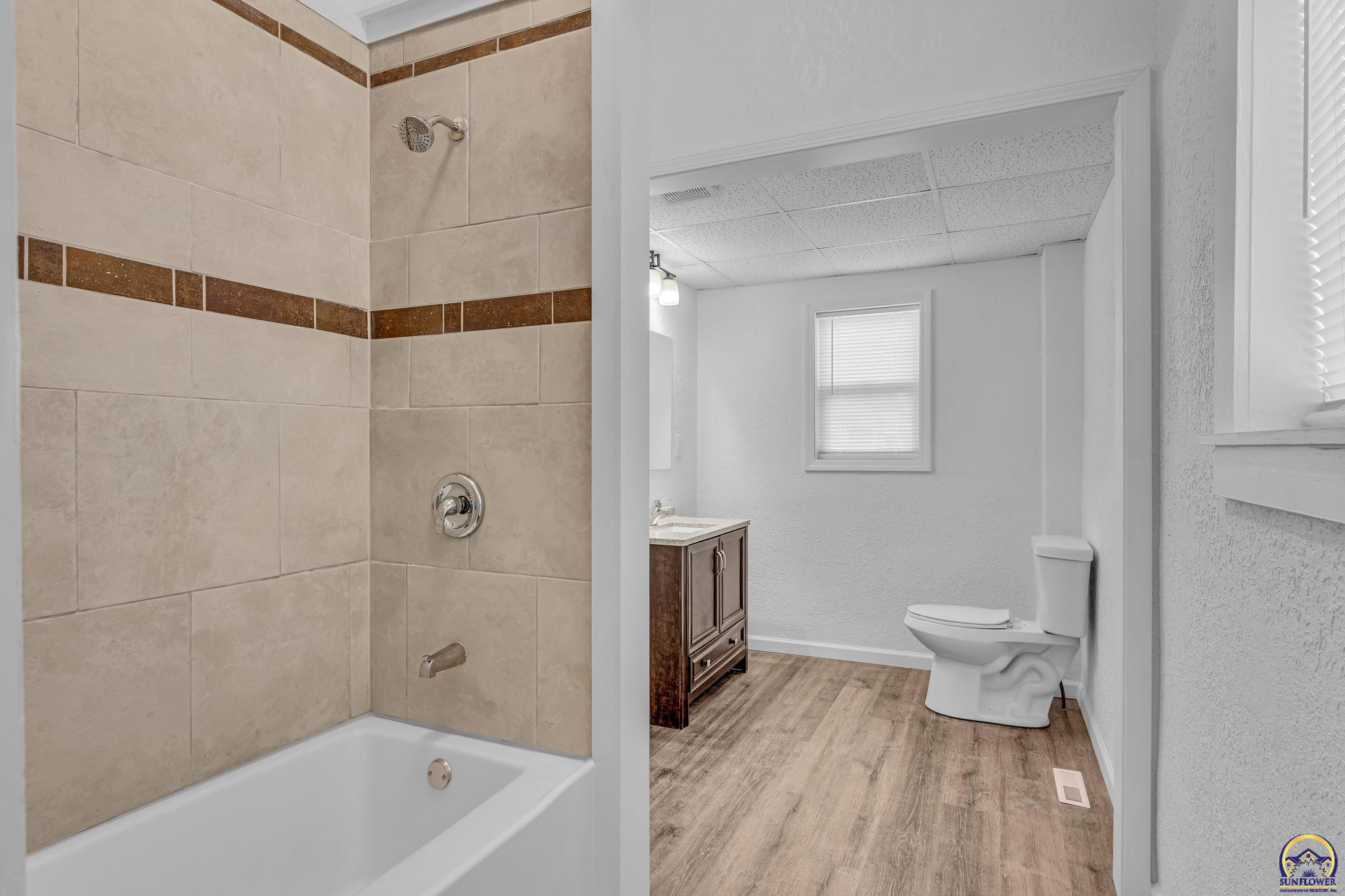 2012 Southwest 10th Avenue Topeka, KS 66604 - Photo 18 of 26