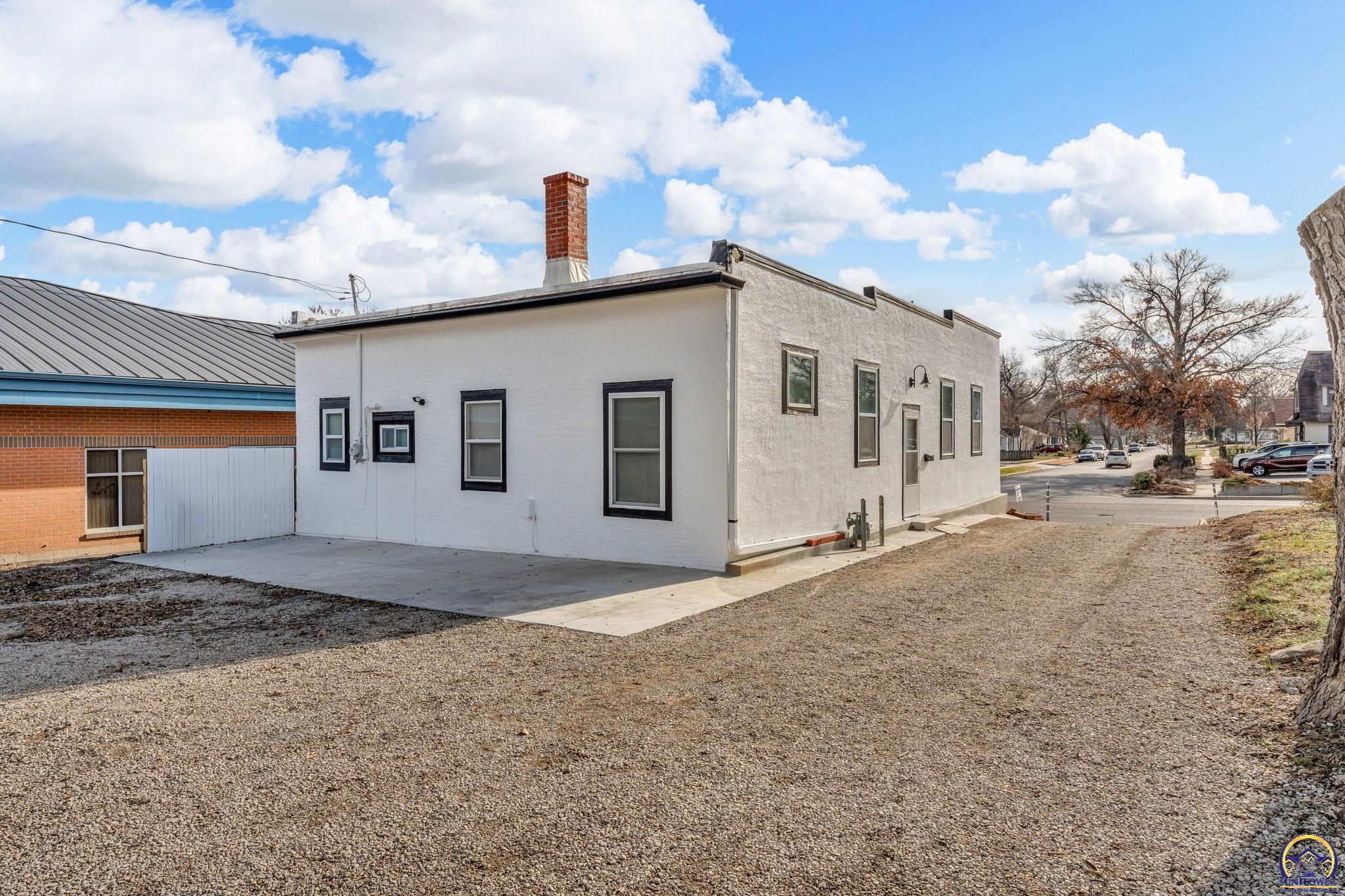 2012 Southwest 10th Avenue Topeka, KS 66604 - Photo 23 of 26