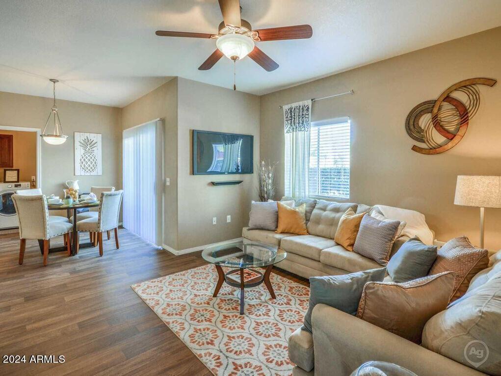 4045 West Bell Road, Unit 3 Phoenix, AZ 85053 - Photo 3 of 6 Living Room