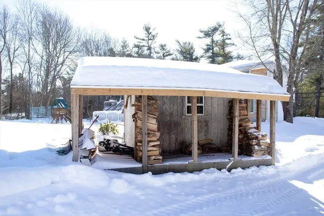 a outdoor view with sitting space