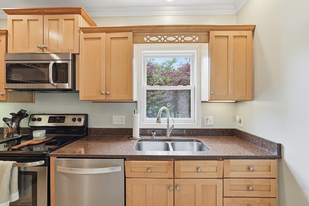 6 Anderson Avenue Worcester, MA 01604 - Photo 16 of 39