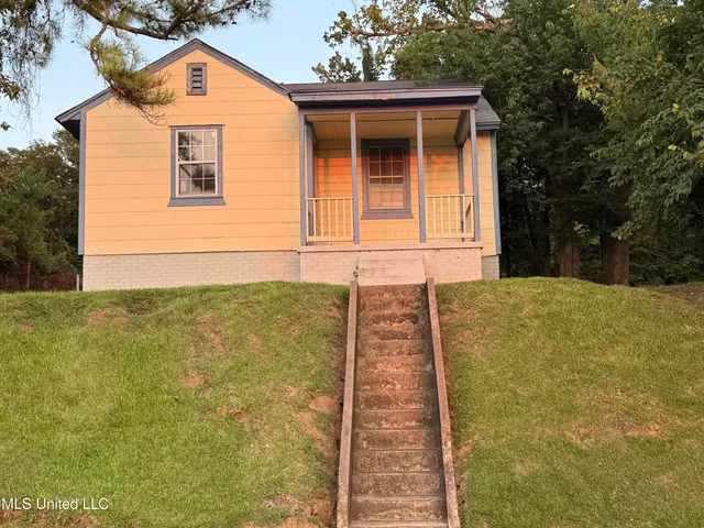 $35,000 | 507 Bomar Avenue, Vicksburg, MS 39180
