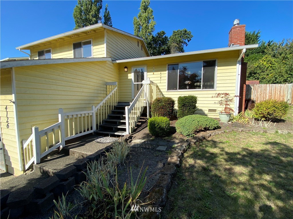 4126 Southeast 4th Street Renton, WA 98059 - Photo 2 of 23