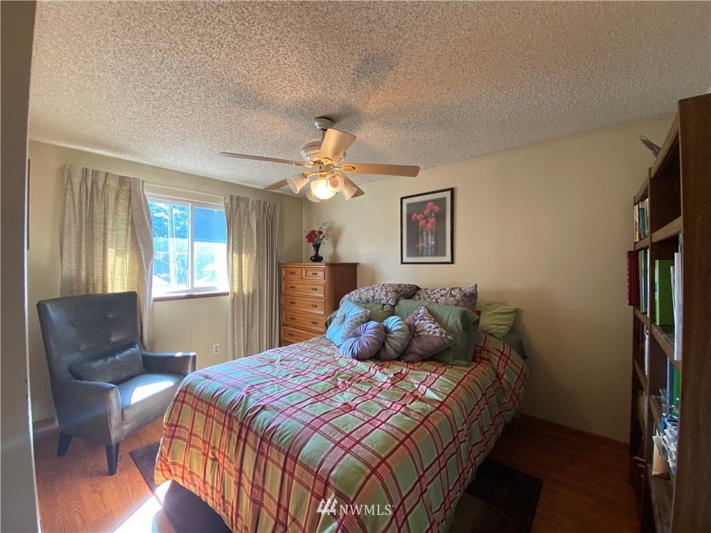 4126 Southeast 4th Street Renton, WA 98059 - Photo 11 of 23