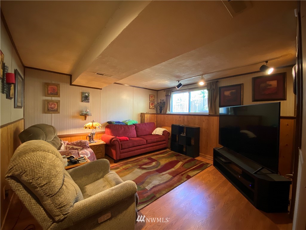 4126 Southeast 4th Street Renton, WA 98059 - Photo 16 of 23